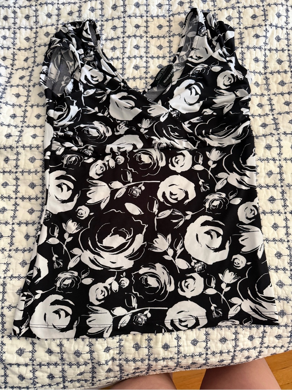 White House Black Market Black and White Floral V-Neck Knit Top